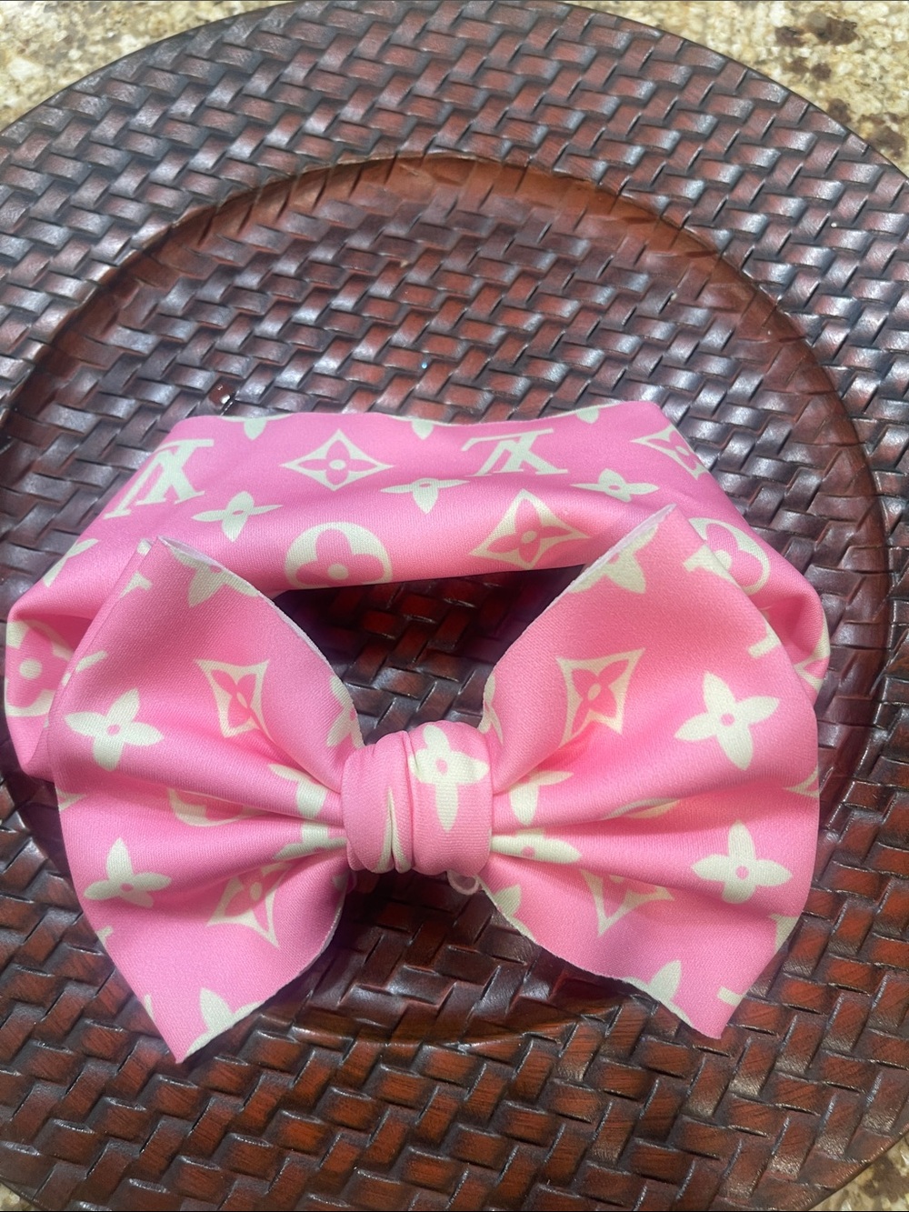 Pink Monogram-Pattern Kids Bow Hair Accessory - Picture 2 of 4